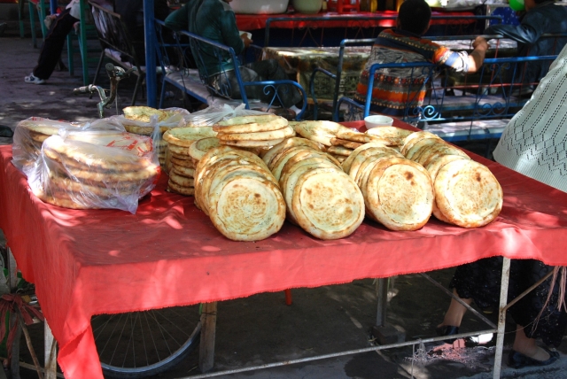 中国の露店で売られるおいしそうな餅