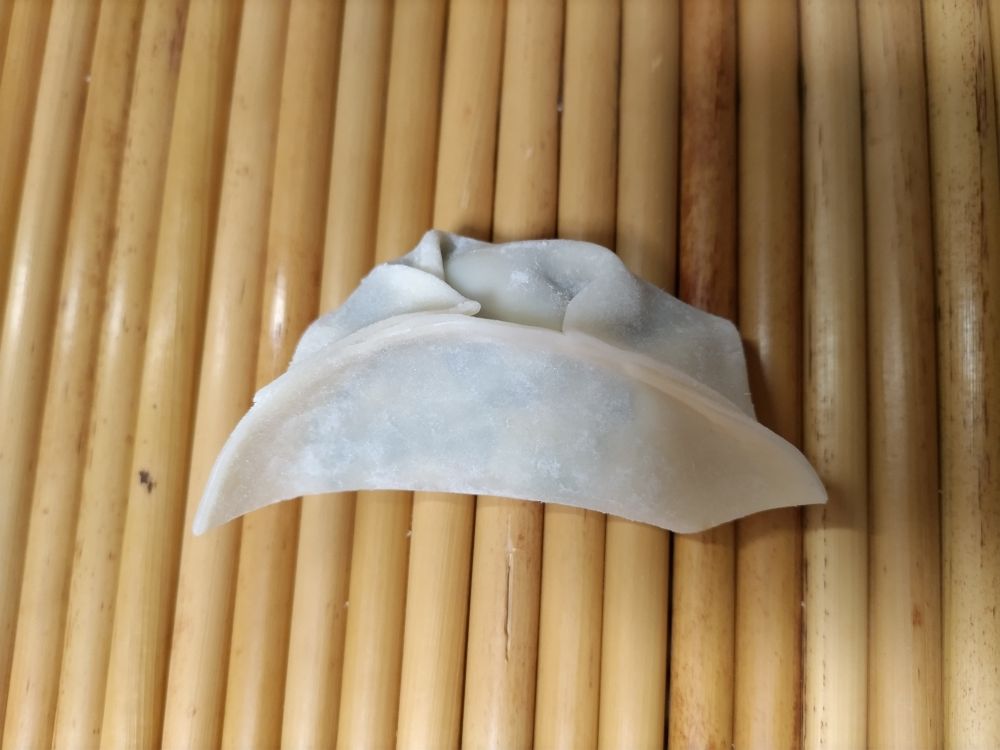 餃子の形ができた。三日月型。
